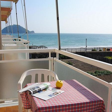 Residence Riviera Albenga Exterior photo