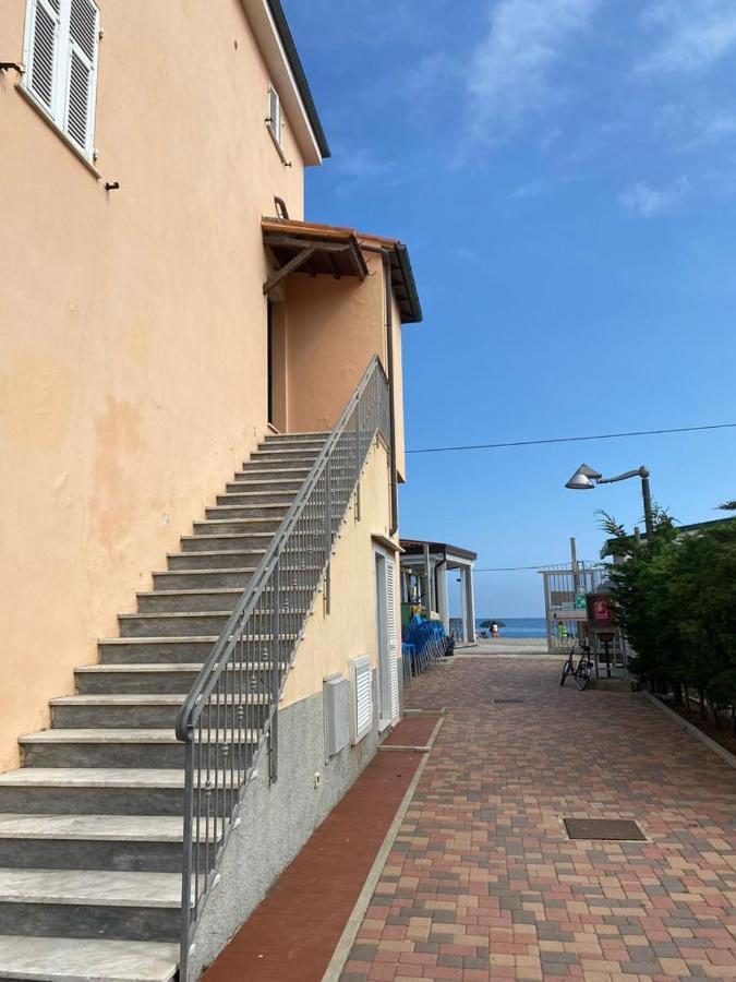Residence Riviera Albenga Exterior photo