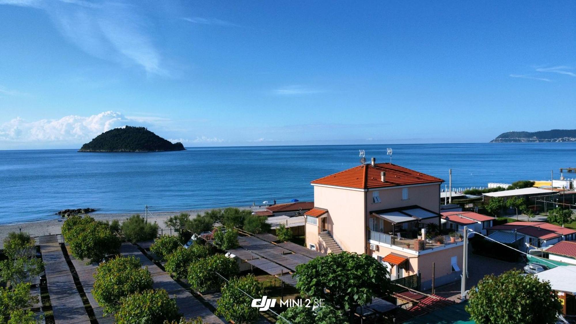 Residence Riviera Albenga Exterior photo